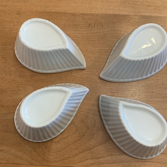 Tear Drop White Ramekin Dishes - set of 4 - Picture 9 of 12